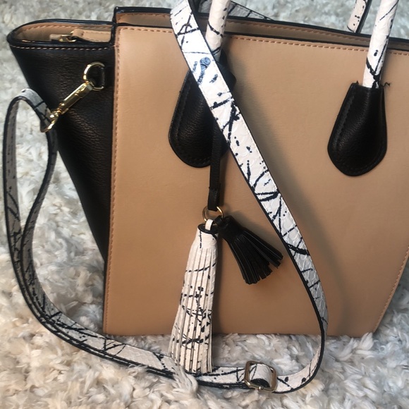 NEIMAN MARCUS | Tri-Tone Tote - Picture 7 of 13